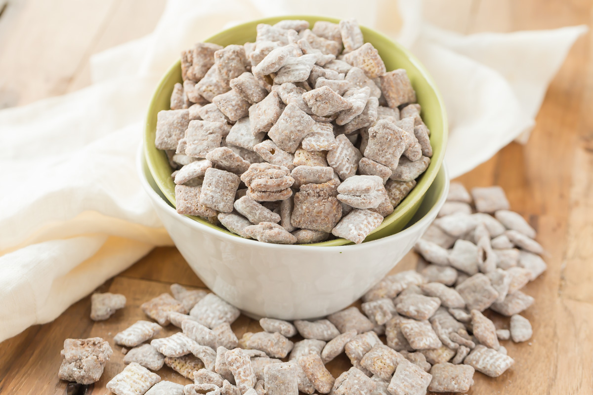 Best Muddy Buddies (aka Puppy Chow) and a Video My Kitchen Craze
