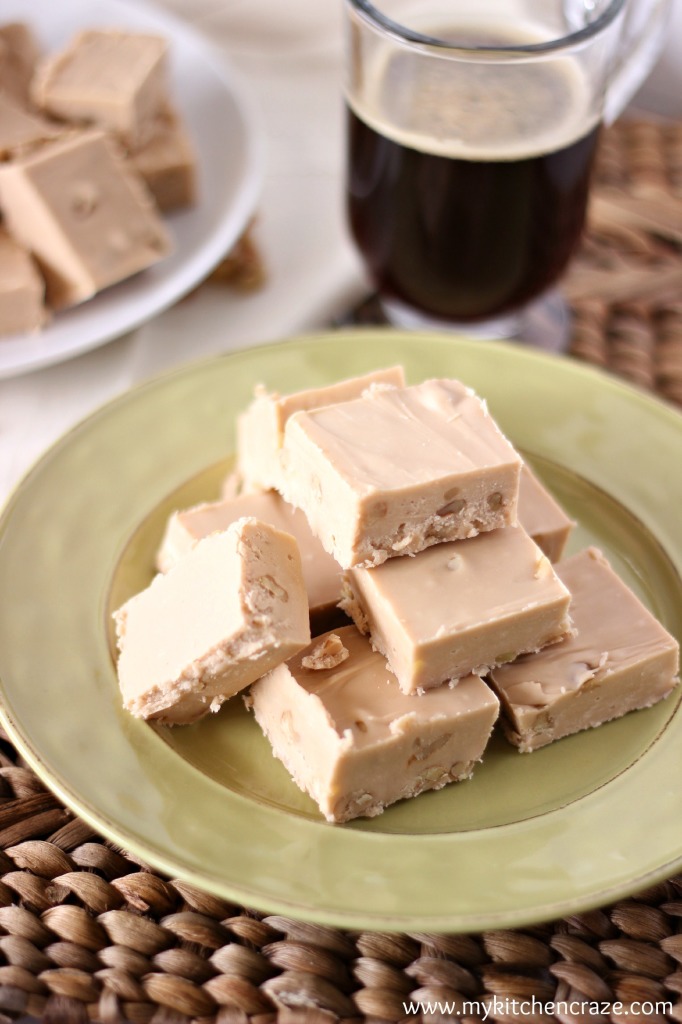 White Chocolate Maple Fudge l My Kitchen Craze