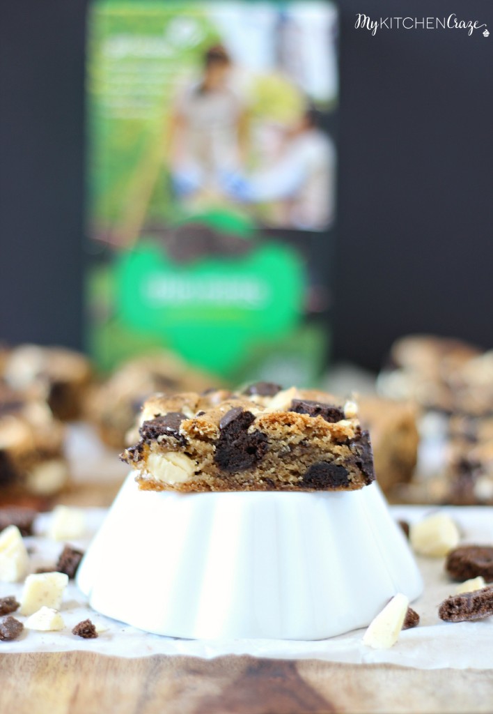 Thin Mint Blondies ~ A soft and chewy blondie bar with Thin Mint cookies and White Chocolate chunks throughout. Makes for a delicious bar that you'll love for dessert! ~ www.mykitchencraze.com