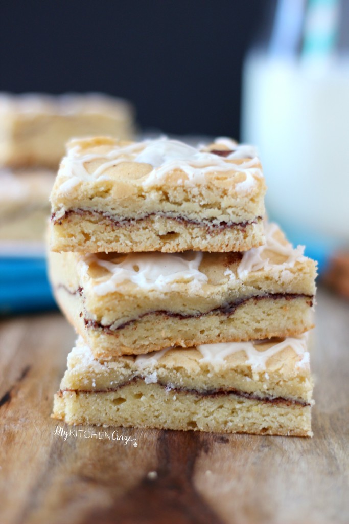 Snickerdoodle Bars ~ A chewy, soft blondie bar, swirled with cinnamon-sugar then drizzled with a simple glaze. ~ www.mykitchencraze.com