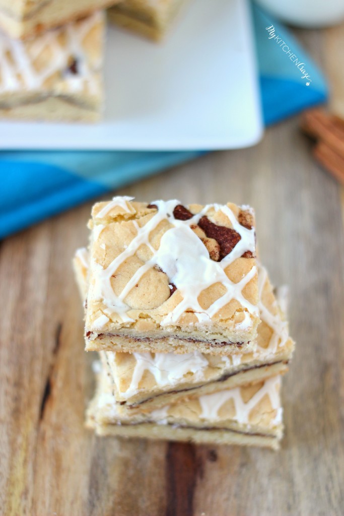 Snickerdoodle Bars ~ A chewy, soft blondie bar, swirled with cinnamon-sugar then drizzled with a simple glaze. ~ www.mykitchencraze.com