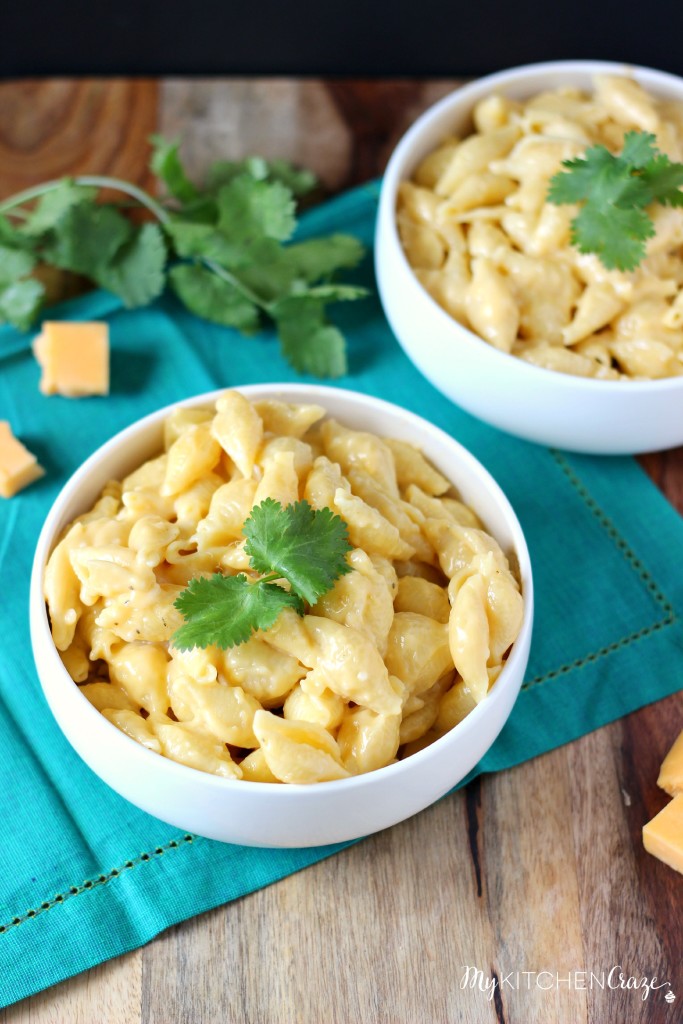 Homemade Macaroni and Cheese ~ All homemade so you can throw those boxes out the door. Made with fresh ingredients and ready in minutes. ~ www.mykitchencraze.com