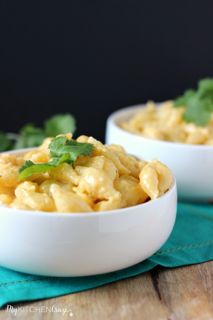 Homemade Macaroni and Cheese ~ All homemade so you can throw those boxes out the door. Made with fresh ingredients and ready in minutes. ~ www.mykitchencraze.com