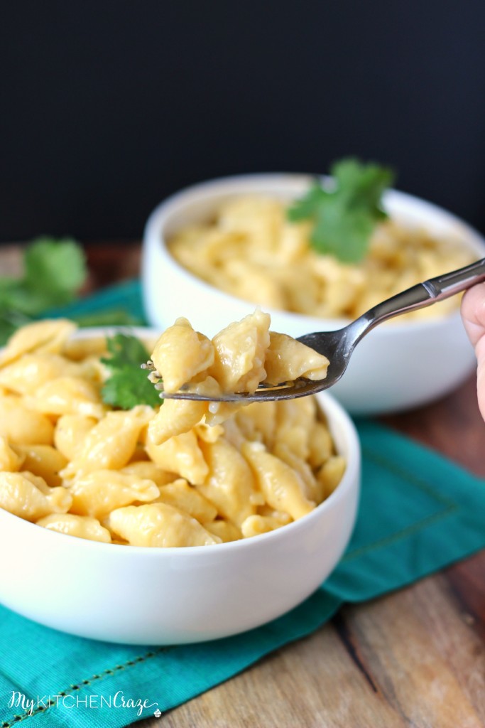 Homemade Macaroni and Cheese ~ All homemade so you can throw those boxes out the door. Made with fresh ingredients and ready in minutes. ~ www.mykitchencraze.com