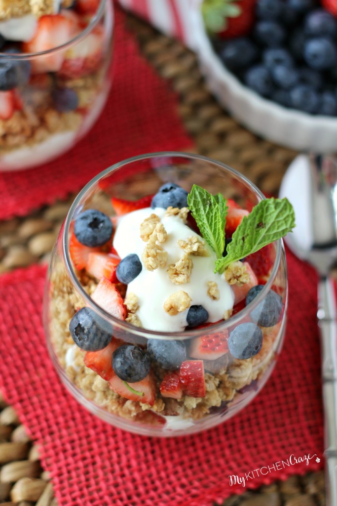 Berry Fruit & Yogurt Granola Parfait ~ www.mykitchencraze.com ~ A healthy, quick and nutritious parfait.