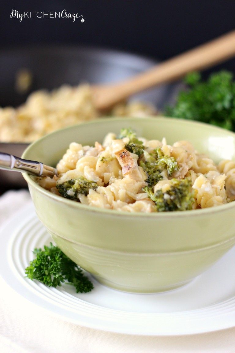 Skinny Chicken and Broccoli Alfredo - My Kitchen Craze