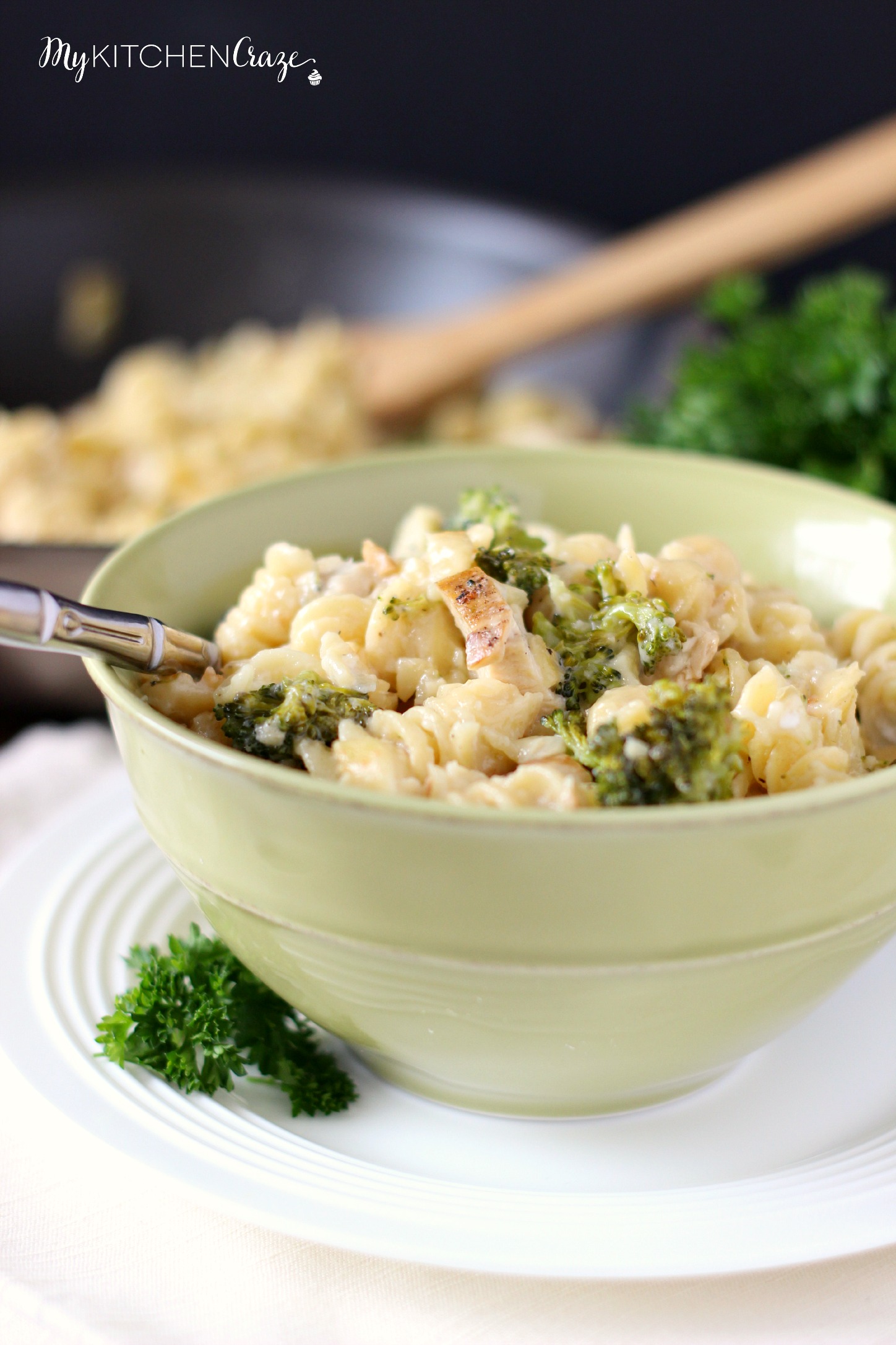 Skinny Chicken & Broccoli Alfredo ~ mykitchencraze.com ~ You can have your Alfredo pasta in a creamy healthier version!