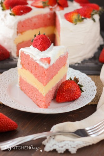 Strawberry Ice Cream Cake - My Kitchen Craze