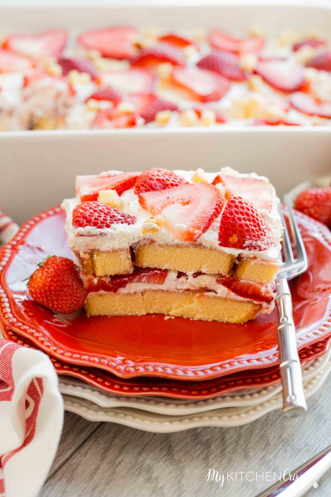 Strawberry Tiramisu - My Kitchen Craze