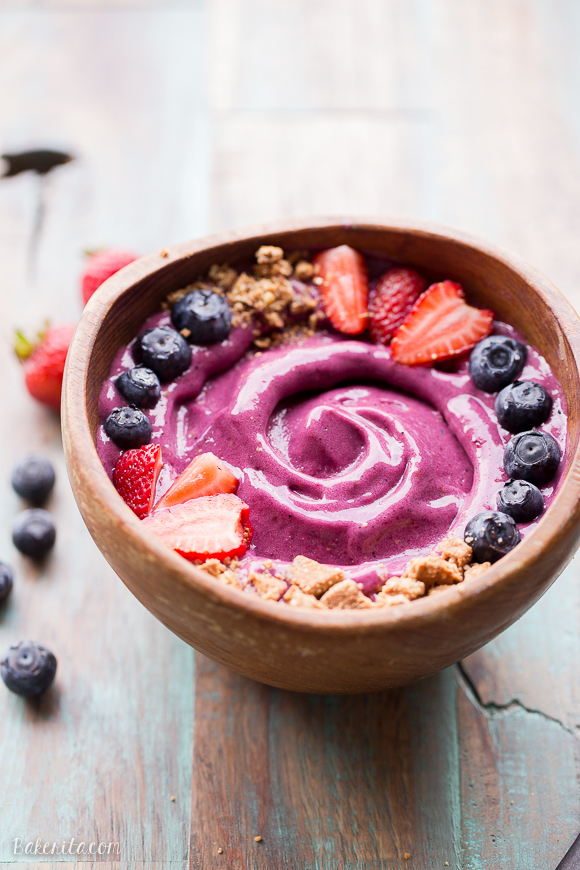 Raspberry Acai Bowl • Bakerita