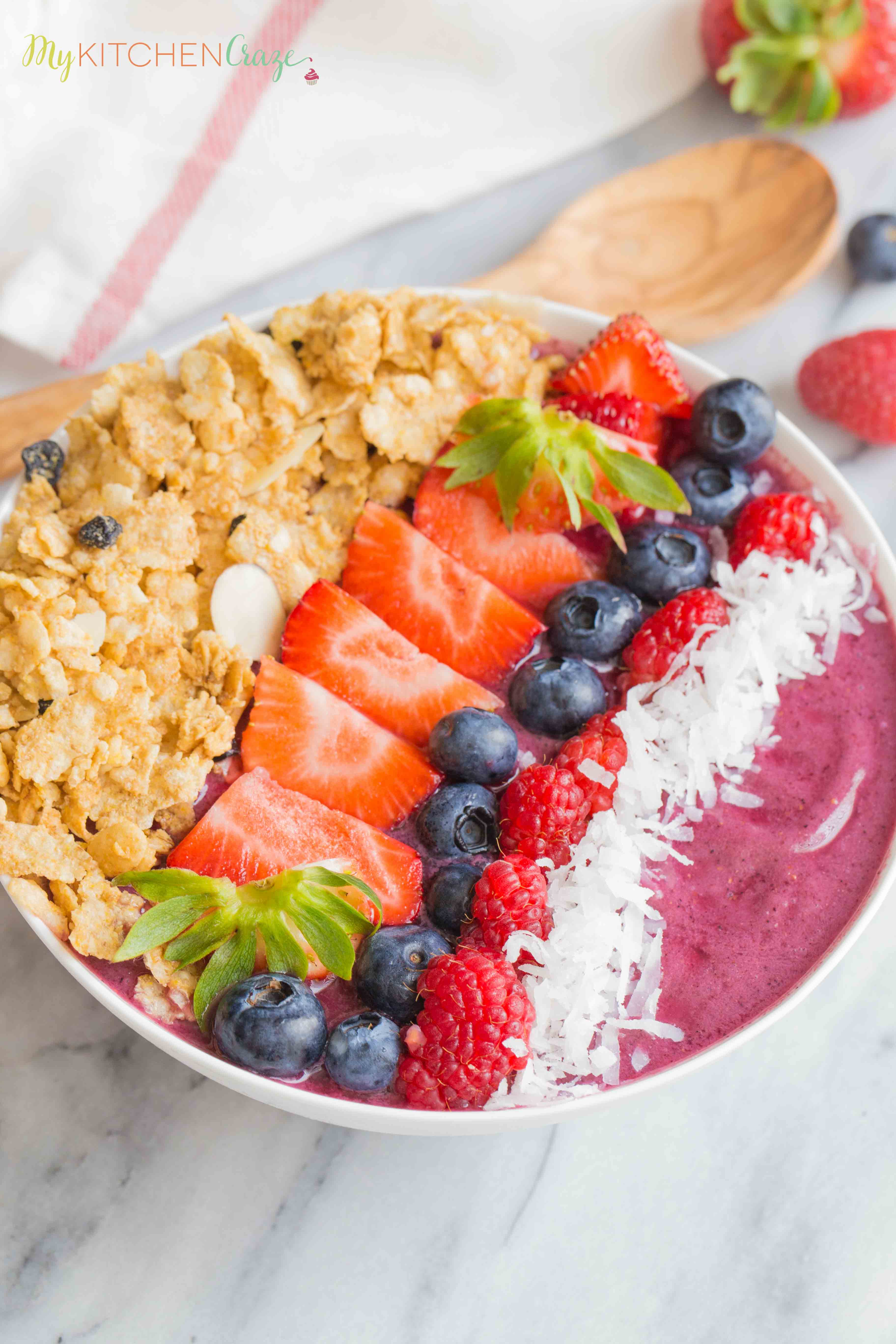 Triple Berry Smoothie Bowl ~ mykitchencraze.com