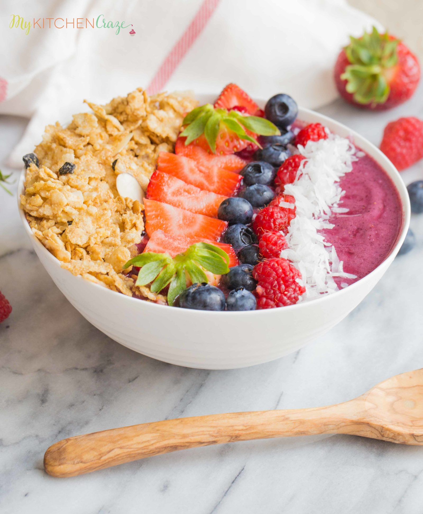 Triple Berry Smoothie Bowl ~ mykitchencraze.com