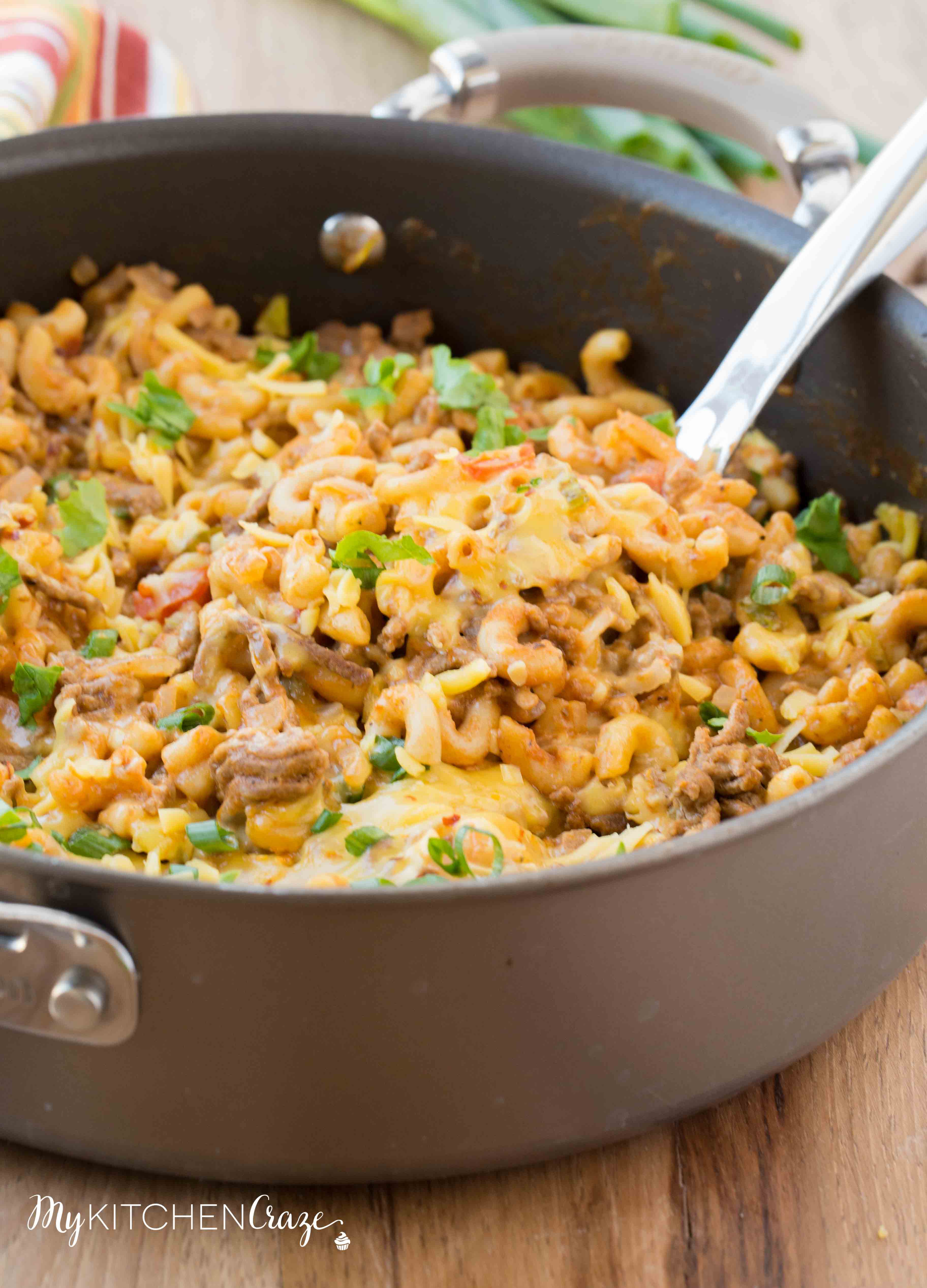 Cheeseburger Macaroni ~ Perfect 30 minute meal for those busy hectic nights you don't want to be in the kitchen!