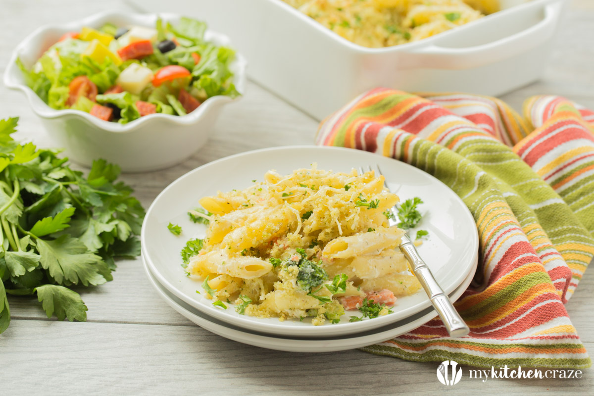 Smoked Salmon Alfredo Casserole ~ Homemade creamy Alfredo sauce layered with smoked salmon, broccoli and cheese. Then topped with bread crumbs and Parmesan cheese. Yum! This is one casserole dinner everyone will love!