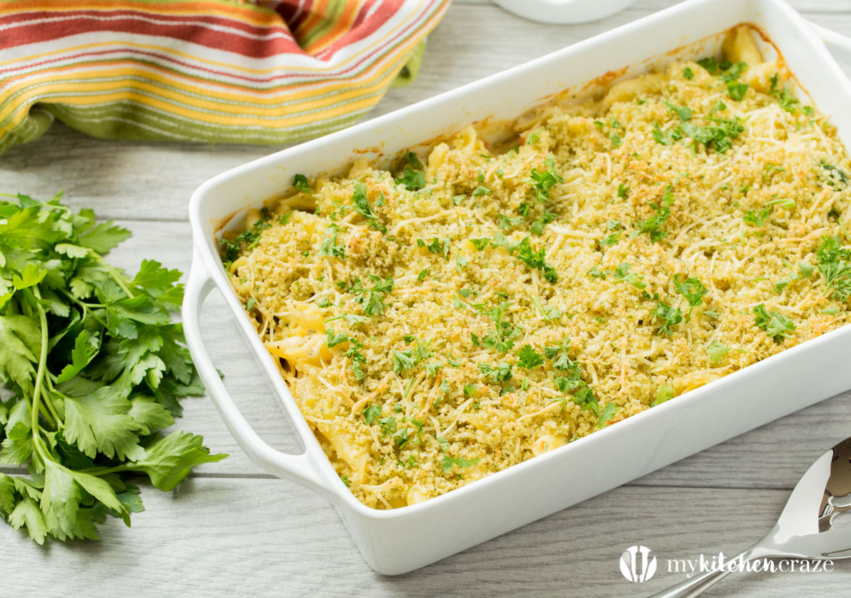 Smoked Salmon Alfredo Casserole ~ Homemade creamy Alfredo sauce layered with smoked salmon, broccoli and cheese. Then topped with bread crumbs and Parmesan cheese. Yum! This is one casserole dinner everyone will love!