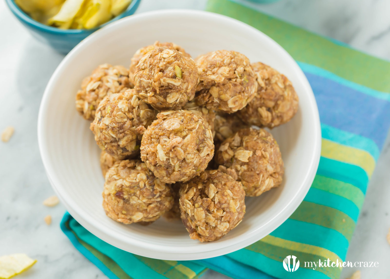 Apple & Dates Snack Bites ~ Packed with apples, dates, Cinnamon Pebbles, oats, and spices, these bite-sized snacks are delicious and will boost your energy to get you through the day.