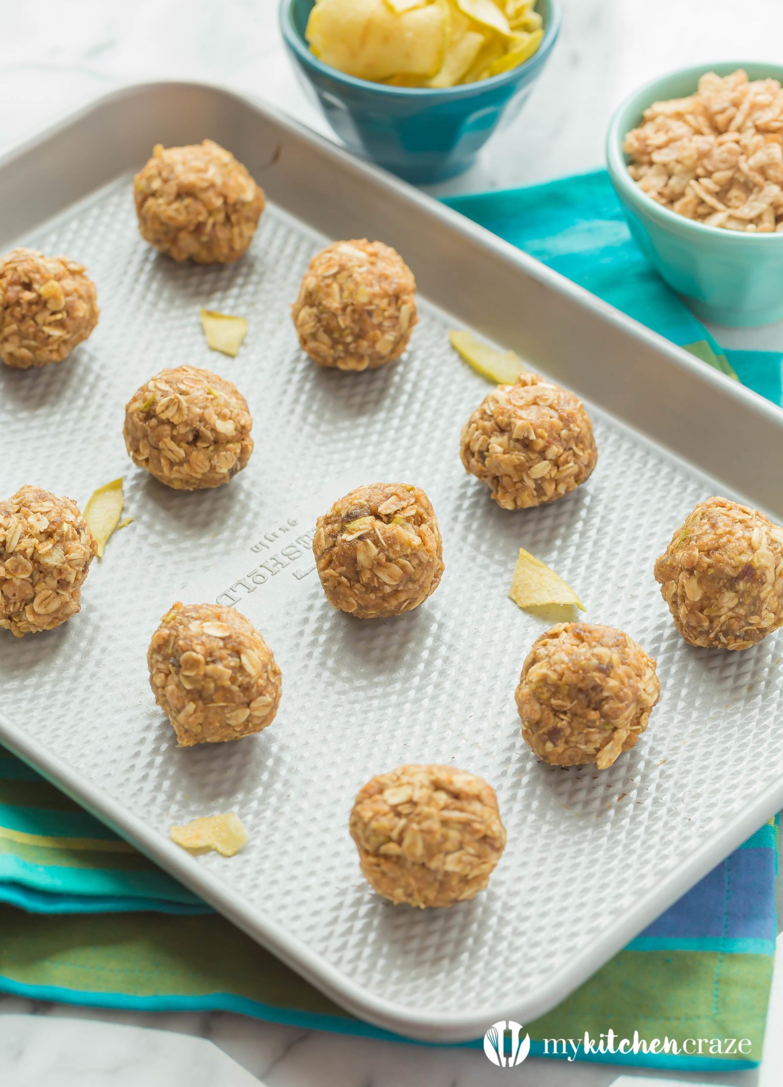 Apple & Dates Snack Bites ~ Packed with apples, dates, Cinnamon Pebbles, oats, and spices, these bite-sized snacks are delicious and will boost your energy to get you through the day.