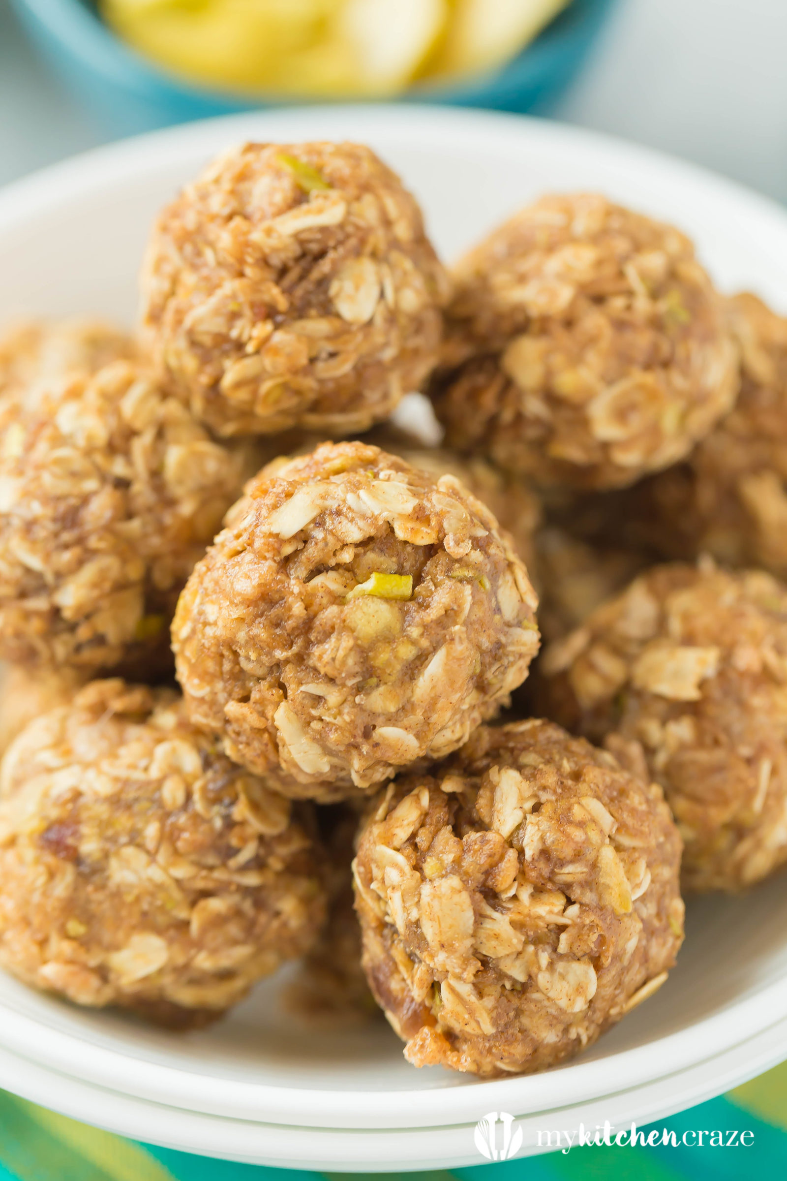 Apple & Dates Snack Bites ~ Packed with apples, dates, Cinnamon Pebbles, oats, and spices, these bite-sized snacks are delicious and will boost your energy to get you through the day.