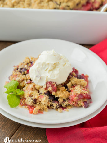 Warm mixed berries topped with crispy oats, make this Triple Berry Crisp a delicious fruit dessert! Serve it with a big scoop of vanilla ice cream or all by its self. It's delicious and a must have this season!
